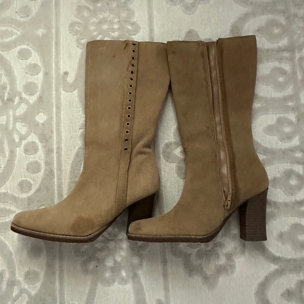 Expressions Tan Suede Boots size- 5 1/2